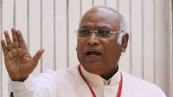  ಸೋನಿಯಾ ಗಾಂಧಿ ಹಂಗಾಮಿ ಅಧ್ಯಕ್ಷೆ 