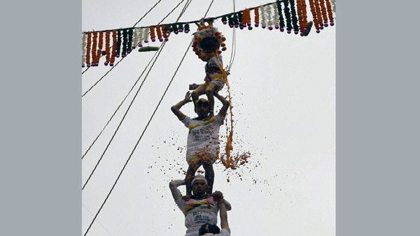 Krishna Janmashtami: World record tallest human pyramid in Mumbai
