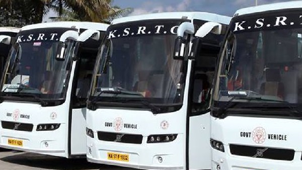 ಜಲಪಾತದಲ್ಲಿ ಜಮಾಯಿಸುತ್ತಿರುವ ಪ್ರವಾಸಿಗರು 