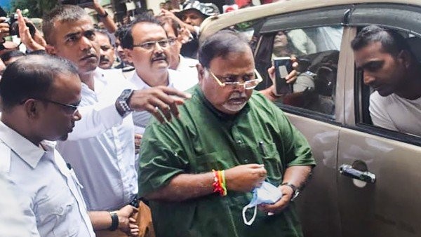  ಮಮತಾ ಬ್ಯಾನರ್ಜಿಯವರ ಪರಮಾಪ್ತರಲ್ಲೊಬ್ಬರಾದ ಪಾರ್ಥ ಚಟರ್ಜಿ ಇಡಿ ಕಸ್ಟಡಿಯಲ್ಲಿ