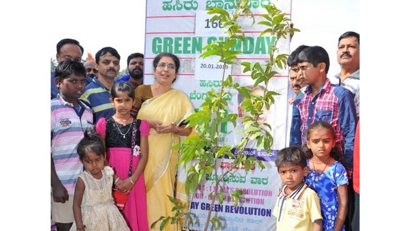  ಅದಮ್ಯ ಚೇತನ ಸಂಸ್ಥೆ ಮೂಲಕ ವಿದ್ಯಾರ್ಥಿಗಳಿಗೆ ಮಧ್ಯಾಹ್ನದ ಊಟ