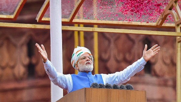 ಭಾರತ ಅಸಂಖ್ಯಾತ ಕ್ರಾಂತಿಕಾರಿಗಳಿಗೆ ಕೃತಜ್ಞ 