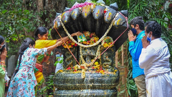 ಭೋಲೆನಾಥನ ಕುತ್ತಿಗೆಯ ಆಭರಣ ಭೋಲೆನಾಥನ ಕುತ್ತಿಗೆಯ ಆಭರಣ