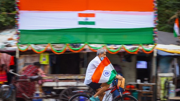  ವಾಹನಗಳ ಮೇಲೆ ರಾಷ್ಟ್ರಧ್ವಜ ಹಾರಿಸಬಹುದೇ?