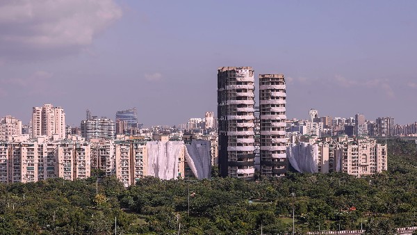  100 ಮೀಟರ್‌ಗಿಂತ ಹೆಚ್ಚು ಎತ್ತರದ ಕಟ್ಟಡಗಳು 