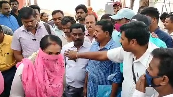 Fraud by Pearls World Company in Ballari, Investors panic Fraud by Pearls World Company in Ballari, Investors panic