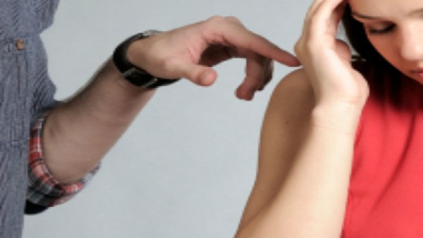 ದೂರು ನೀಡಲು ಎರಡು ವರ್ಷ ಬೇಕೆ? ದೂರು ನೀಡಲು ಎರಡು ವರ್ಷ ಬೇಕೆ?