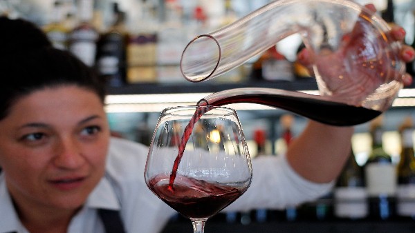  ಕೆಂಪು ವೈನ್ ಸೇವನೆ ಆರೋಗ್ಯಕ್ಕೆ ಒಳ್ಳೆಯದ?