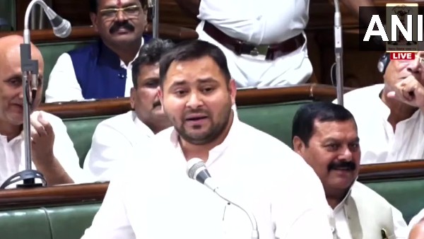 ಲಾಲು ಜಿ ಕೋಮುವಾದಿ ಶಕ್ತಿಗಳ ಮುಂದೆ ತಲೆಬಾಗಲಿಲ್ಲ ಲಾಲು ಜಿ ಕೋಮುವಾದಿ ಶಕ್ತಿಗಳ ಮುಂದೆ ತಲೆಬಾಗಲಿಲ್ಲ