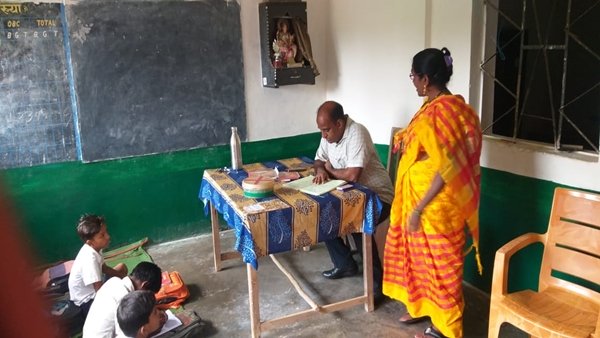 441 ಸಂಖ್ಯೆಯನ್ನು 4 ರಿಂದ ಭಾಗಿಸಲು ಸಾಧ್ಯವಾಗದ ಶಿಕ್ಷಕಿ 