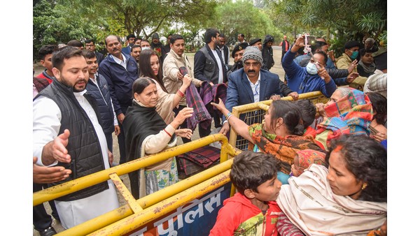 ಪತ್ನಿ ಹಿಂದೂ ಧರ್ಮಕ್ಕೆ ಮತಾಂತರವಾಗಿದ್ದಾರಾ? ಪತ್ನಿ ಹಿಂದೂ ಧರ್ಮಕ್ಕೆ ಮತಾಂತರವಾಗಿದ್ದಾರಾ?