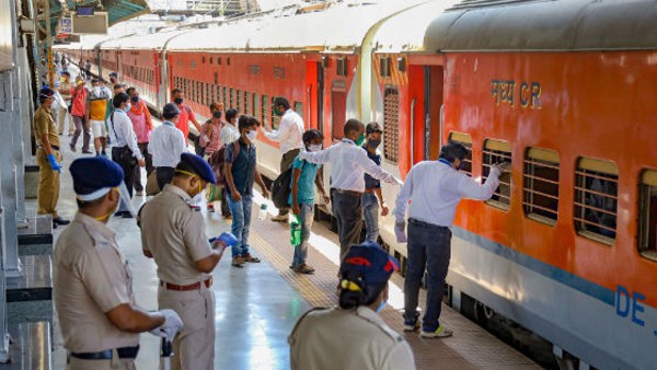 1,253 Railway stations across the country had been identified for development 