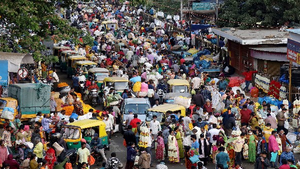  ಹೂವುಗಳಲ್ಲಿ 50 ರಿಂದ 60 ರು.ವರೆಗೆ ಏರಿಕೆ