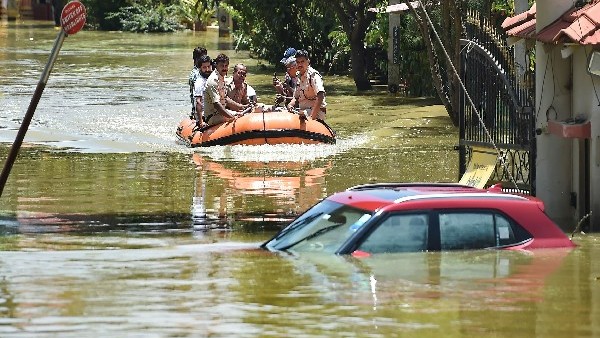  ವಾಹನ ವಿಮೆ ಪ್ರವಾಹದಿಂದ ಉಂಟಾದ ಹಾನಿ ಒಳಗೊಂಡಿದೆಯೇ?