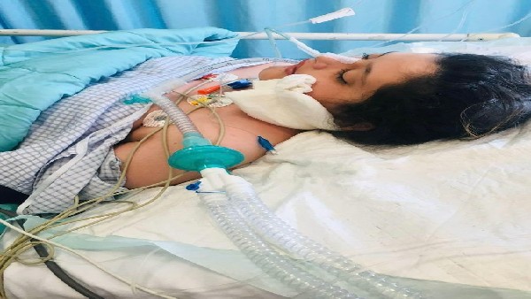 ಮಹಿಳಾ ಪ್ರತಿಭಟನಾಕಾರರು ತಮ್ಮ ಕೂದಲನ್ನು ಕತ್ತರಿಸಿಕೊಂಡರು! ಮಹಿಳಾ ಪ್ರತಿಭಟನಾಕಾರರು ತಮ್ಮ ಕೂದಲನ್ನು ಕತ್ತರಿಸಿಕೊಂಡರು!