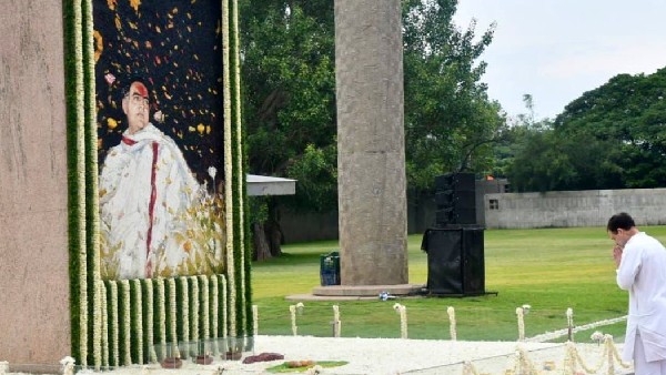 ಇನ್ನು ಮುಗಿದಿಲ್ಲ ರಾಹುಲ್ ಟೀ ಶರ್ಟ್ ಗಲಾಟೆ ಇನ್ನು ಮುಗಿದಿಲ್ಲ ರಾಹುಲ್ ಟೀ ಶರ್ಟ್ ಗಲಾಟೆ