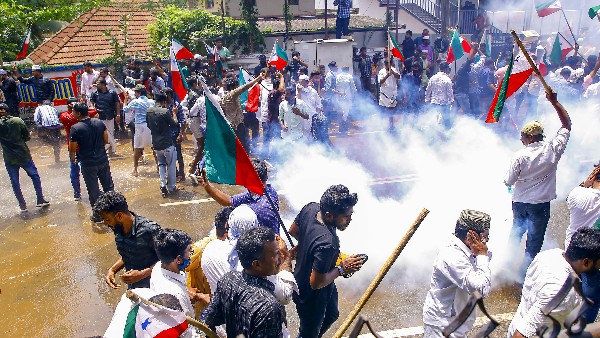  ಆರ್‌ಎಸ್‌ಎಸ್‌ ಶಾಖಾಗಳೊಂದಿಗೆ ಹೋಲಿಸಿದ್ದರು.