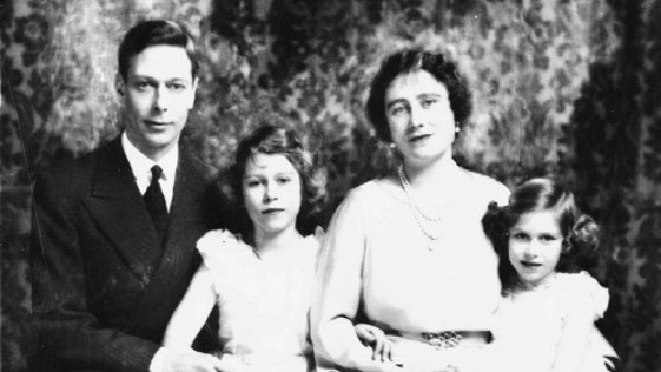 ಬ್ರಿಟನ್ ರಾಣಿ ತುಂಬಾ ಸಂಪತ್ತನ್ನು ಬಿಟ್ಟು ಹೋಗಿದ್ದಾರೆ ಬ್ರಿಟನ್ ರಾಣಿ ತುಂಬಾ ಸಂಪತ್ತನ್ನು ಬಿಟ್ಟು ಹೋಗಿದ್ದಾರೆ