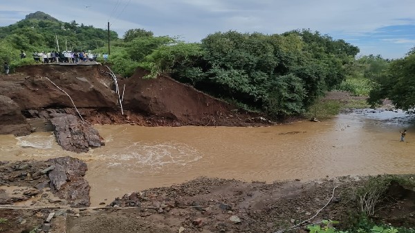  ಕುರ್ಲಗೇರಿ ಗ್ರಾಮದ ಸೇತುವೆ ಜಲಾವೃತ