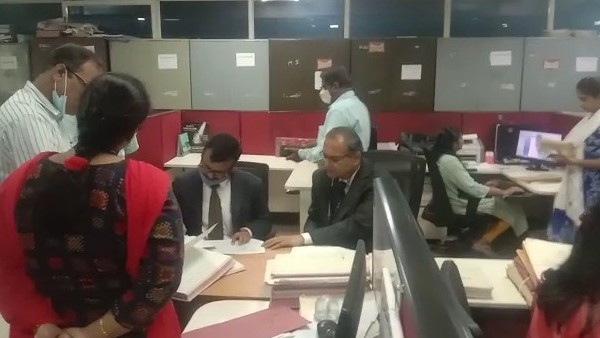 Upa lokayuktas surprise Raid on Kandaya Bhavan and Tahsildar office 