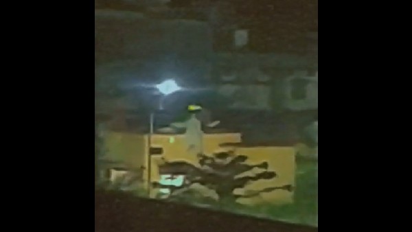 ನಿದ್ದೆಯಿಲ್ಲದೆ ರಾತ್ರಿ ಕಳೆದ ಜನ ನಿದ್ದೆಯಿಲ್ಲದೆ ರಾತ್ರಿ ಕಳೆದ ಜನ