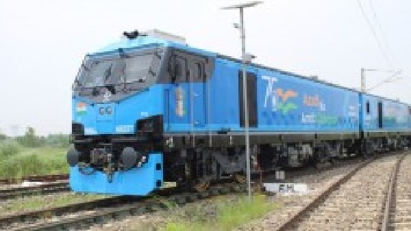 Kashmirs First Electric train will travell Banihal to Baramulla from October 2nd