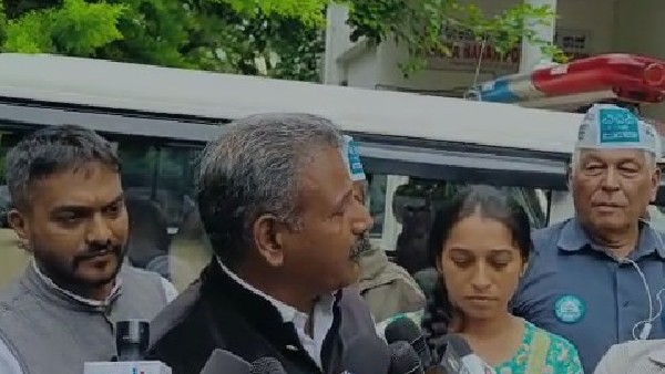 ಚಾಕು ತೋರಿಸಿ ಮೈಕೈಯನ್ನು ಮುಟ್ಟಿ ಅಸಭ್ಯ ವರ್ತನೆ ಚಾಕು ತೋರಿಸಿ ಮೈಕೈಯನ್ನು ಮುಟ್ಟಿ ಅಸಭ್ಯ ವರ್ತನೆ