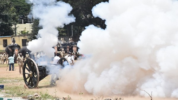  ಸಂಭ್ರಮಿಸಿದ ಜನರ