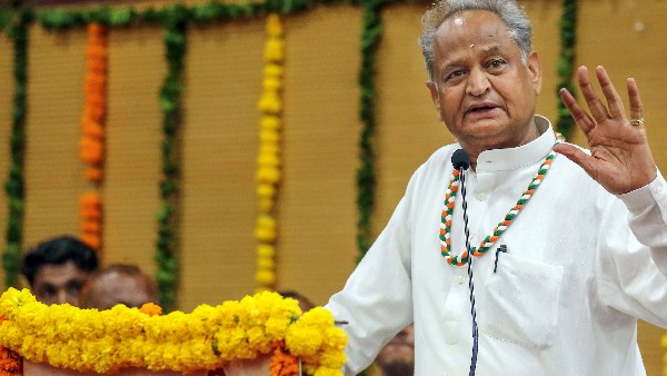 ಇದು ಸಹೋದ್ಯೋಗಿಗಳ ನಡುವಿನ ಸೌಹಾರ್ದ ಸ್ಪರ್ಧೆ! 