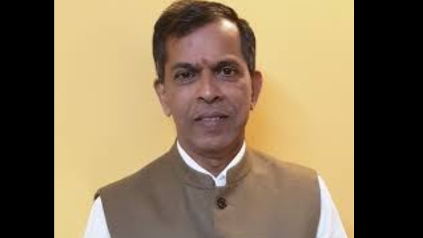  ಕರ್ನಾಟಕ ರಾಜ್ಯ ಟ್ರಾವೆಲ್ಸ ಮಾಲಿಕರ ಸಂಘದ ಅಧ್ಯಕ್ಷ ರಾಧಾಕೃಷ್ಣ ಹೊಳ್ಳ 