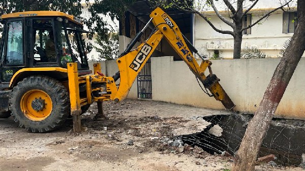 In Bengaluru 15 Encroachment Clearance by BBMP under Mahadevapura Zone on Monday