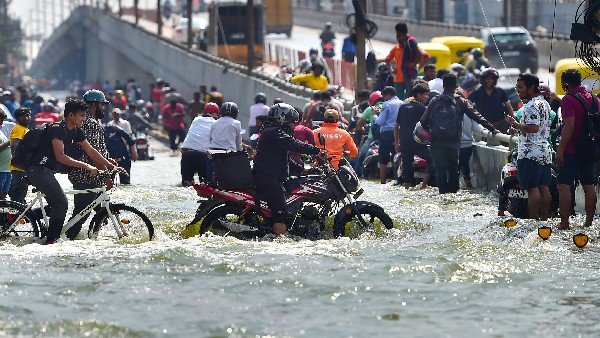 ಮಳೆಯಿಂದಾಗಿ ಸರಕಾರದ ನಿದ್ದೆಗೆಡಿಸುತ್ತಿವೆ