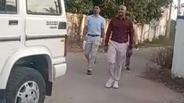 CBI officials raids KPCC president DK Shivakumar house 