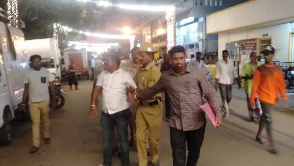 Black flag protest during Chamarajanagar Dasara inauguration