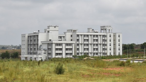 ಐಐಟಿಗೆ ಜಾಗ ನೀಡಿದ ರೈತರಿಗೆ ಸನ್ಮಾನ