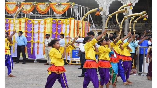  ಮಮಿಕ್ರಿ ,ನಾಟಕ ಪ್ರದರ್ಶನ