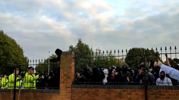 How Anti-Hindu Groups Supported By Pakistan Gathered 3000 Protesters Outside UKs Durga Temple 