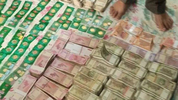 Fraud case: ED raid on Kolkata businessmans house: Rs 7 crore seized