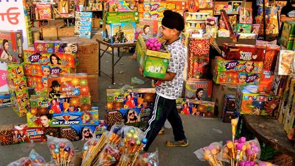 ನಿಷೇಧ ತೆರವುಗೊಳಿಸಿ ಎಂದು ಒತ್ತಾಯ 