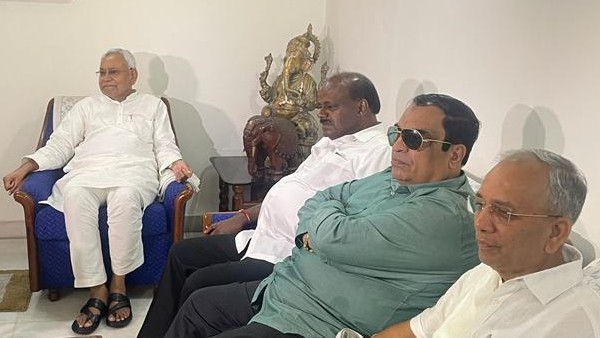 HD Kumaraswamy and Bihar CM Nitish Kumar meet in New Delhi