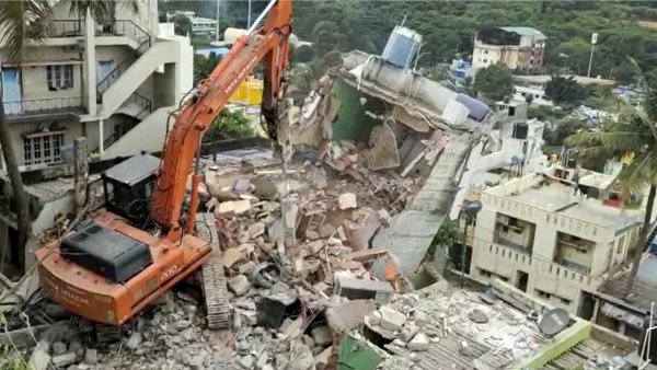  ಒತ್ತುವರಿ ಮಾಡಿರುವ ಎಲ್ಲರ ಮನೆ ತೆರವು 