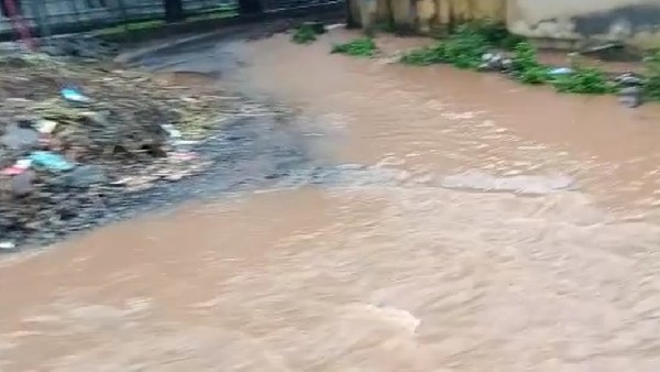  ಜಿಲ್ಲೆಯ ಜನರ ಬದುಕು ಮೂರಾಬಟ್ಟೆ 