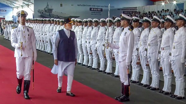 ವಿಶೇಷ ಫಲಕ ಅನಾವರಣಗೊಳಿಸಿದ ಪ್ರಧಾನಿ 