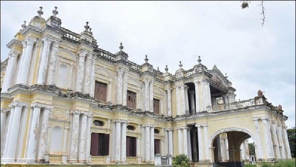  ಮುದ್ದಿನ ಶ‍್ವಾನಗಳಿಗೆ ಕಲ್ಲಿನ ಸ್ಮಾರಕ