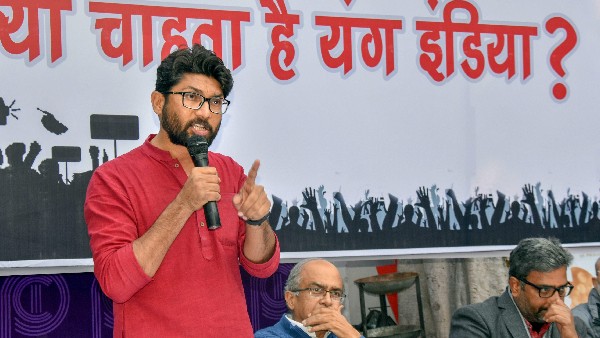 2016 ರಲ್ಲಿ ಜಿಗ್ನೇಶ್ ಸೇರಿ 20 ಜನರ ವಿರುದ್ಧ ಪ್ರಕರಣ ದಾಖಲು 2016 ರಲ್ಲಿ ಜಿಗ್ನೇಶ್ ಸೇರಿ 20 ಜನರ ವಿರುದ್ಧ ಪ್ರಕರಣ ದಾಖಲು