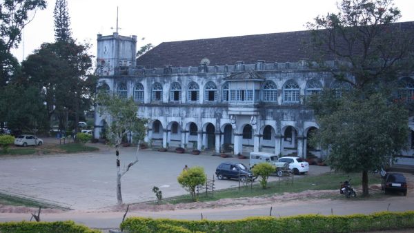 ನಿರ್ಬಂಧ ಹೇರಿದರೂ ನಿಲ್ಲದ ದಸರಾ