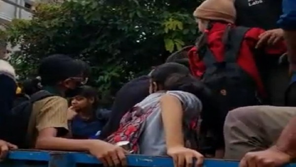 Few Layouts flooded in Bengaluru rural and city districts due to heavy rain Few Layouts flooded in Bengaluru rural and city districts due to heavy rain