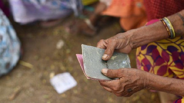 ನಕಲಿ ಟ್ರಕ್ಗಳ ದಾಖಲಾತಿ ನಕಲಿ ಟ್ರಕ್ಗಳ ದಾಖಲಾತಿ