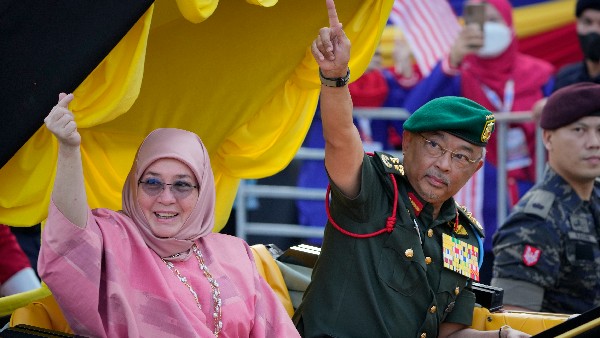 ಮಲೇಷ್ಯಾ ಬೆನ್ನು ತಿರುಗಿಸಿದ್ದು ಆಶ್ಚರ್ಯ ಮಲೇಷ್ಯಾ ಬೆನ್ನು ತಿರುಗಿಸಿದ್ದು ಆಶ್ಚರ್ಯ