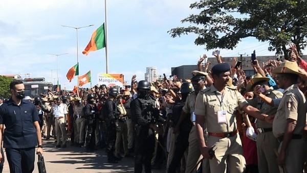 ಸೋಮವಾರ ರಾತ್ರಿ ಮತ್ತೆ ಡಾಂಬರು 